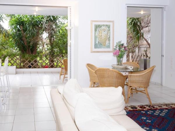 Апартаменты Vouliagmeni'S Secret Garden Near The Sea Афины Экстерьер фото